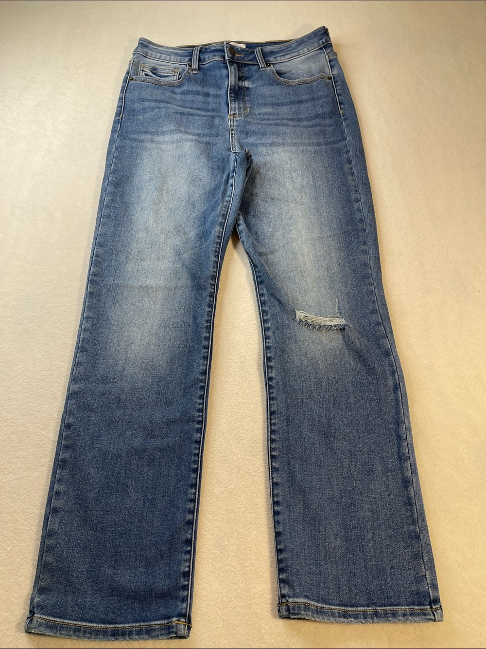 Sneak Peek Women's Straight Leg Jeans in Medium Blue Wash SIZE 30